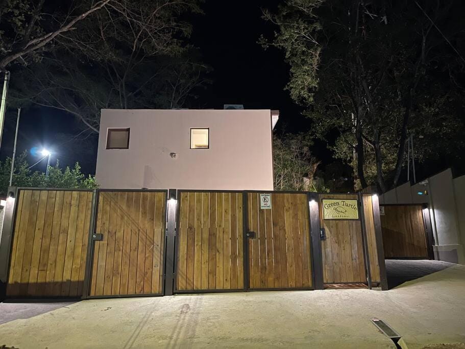 Green Turtle Townhome #2 Private Pool & Garden 300 Mtrs to Beach House in Tamarindo