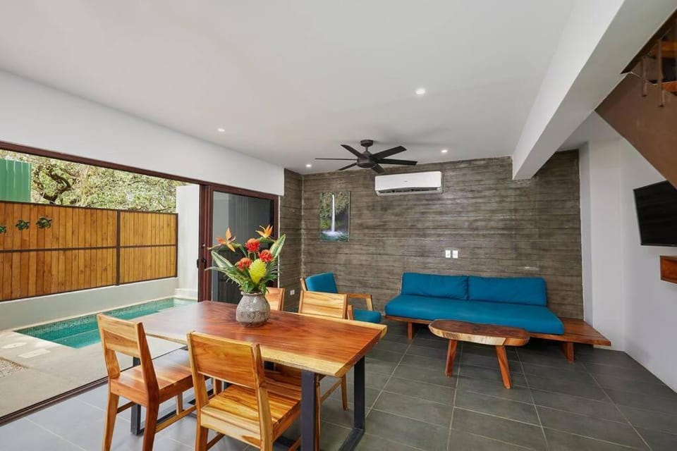 Green Turtle Townhome #3 Private Pool & Garden 300 Mt to Beach House in Tamarindo