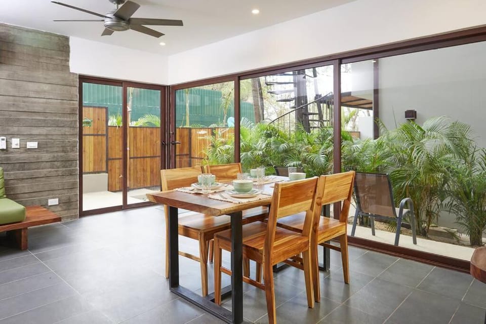 Green Turtle Townhome #4 Private Pool & Garden 300Mtrs to Beach House in Tamarindo