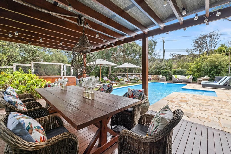 Pool view, Swimming pool, sunbed