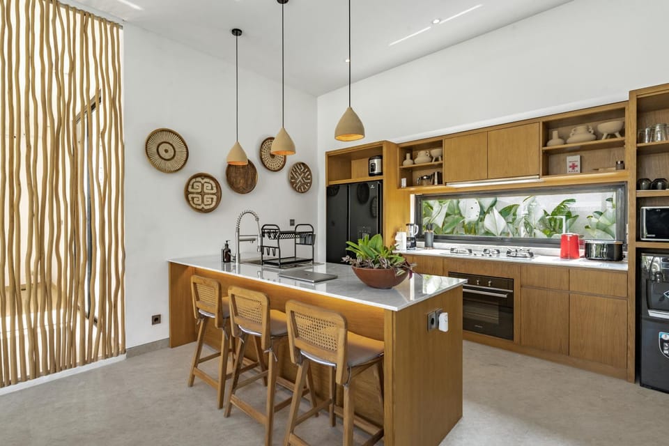 Coffee/tea facilities, Seating area, Dining area, oven, stove, toaster