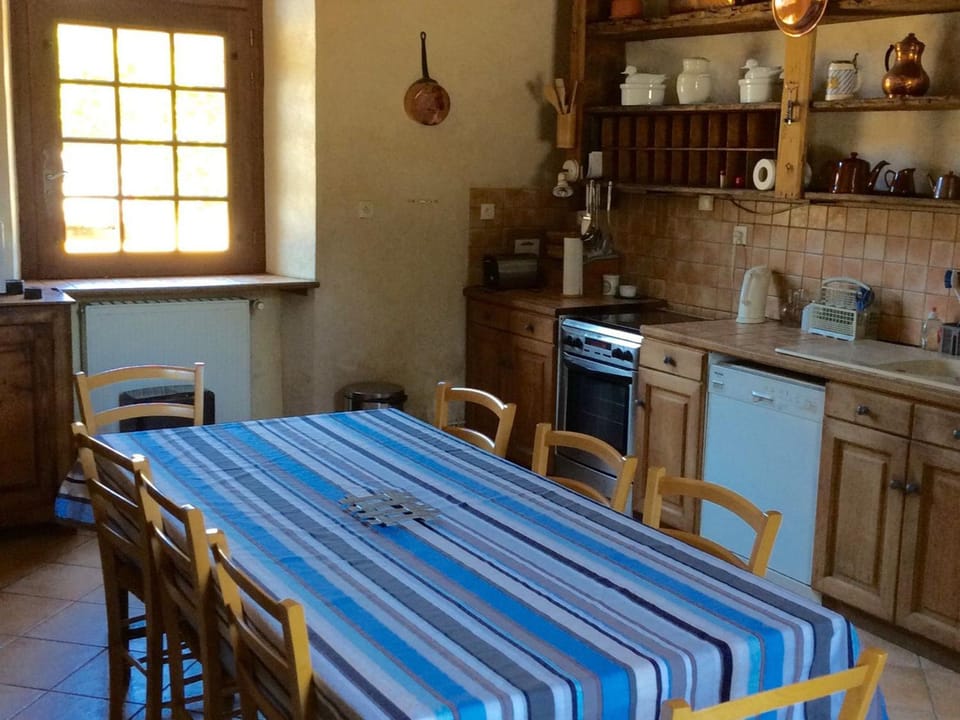 Gîte historique au château de charme proche du Mans - FR-1-410-453 House in Pays de la Loire