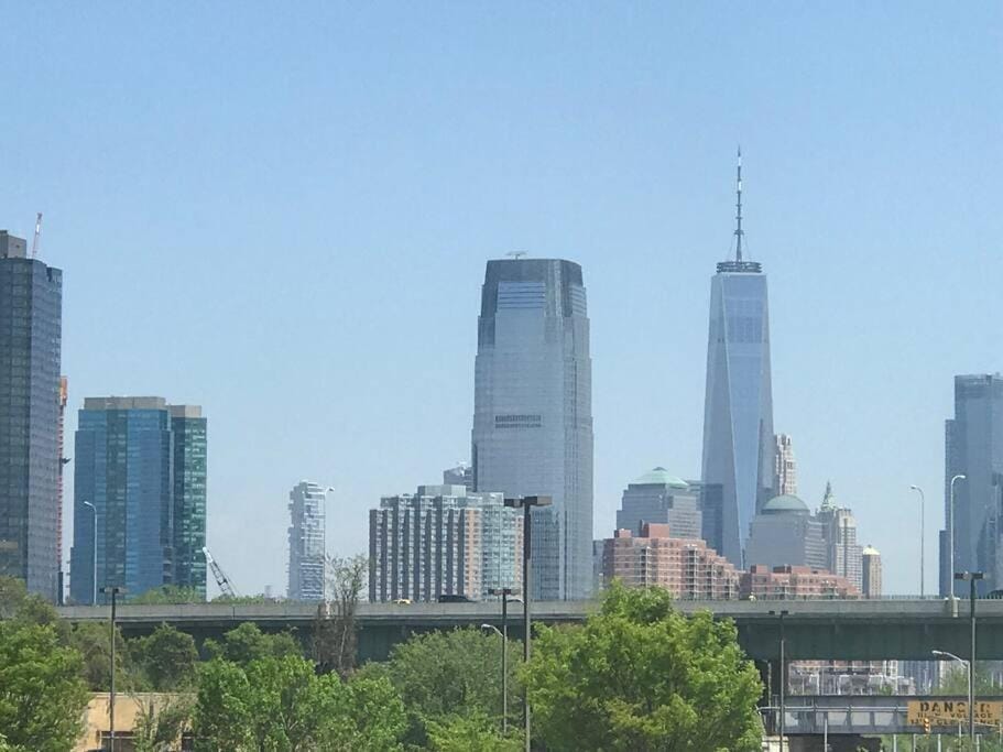 Private Apartment with NYC VIEWS right outside NYC Apartment in Jersey City