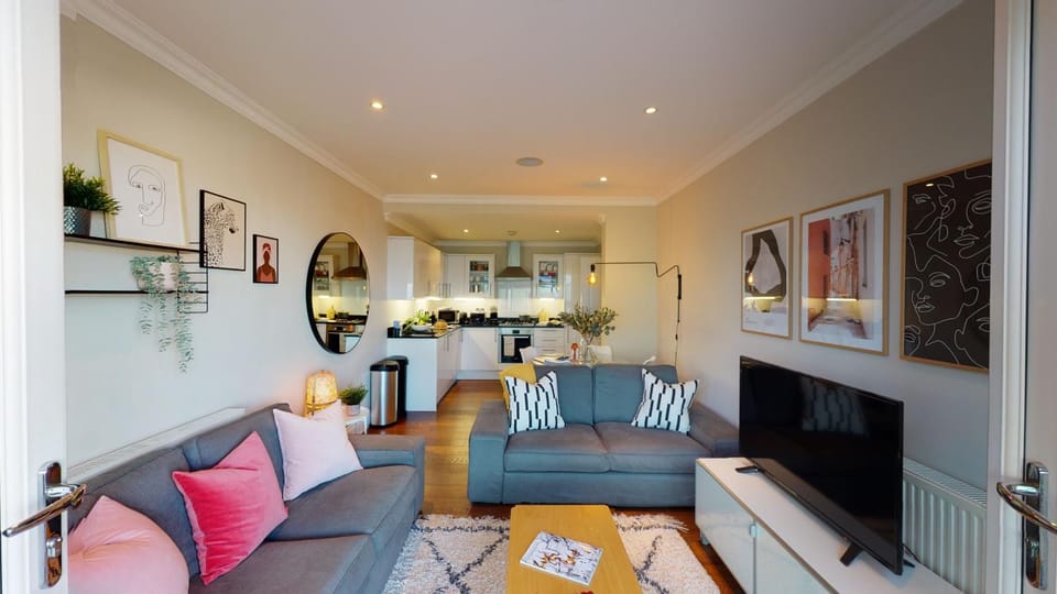 Communal lounge/ TV room, Living room
