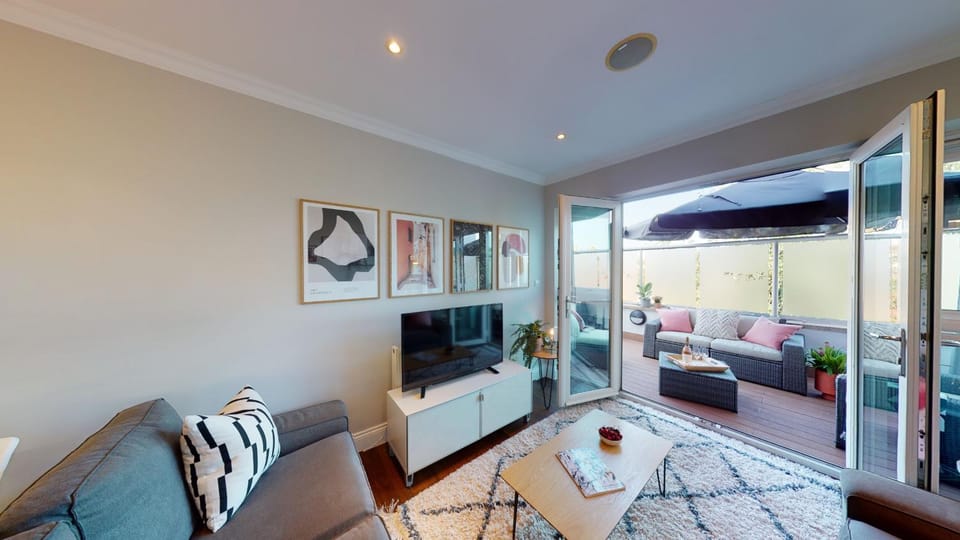 Communal lounge/ TV room, Living room