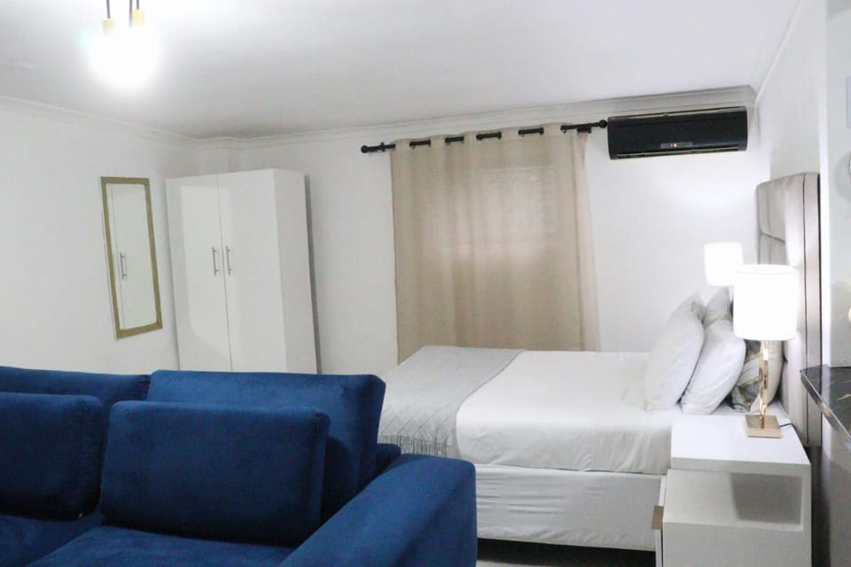 Optimum Stay Self Catering Accommodation - Deluxe Room Apartment in Cape Town