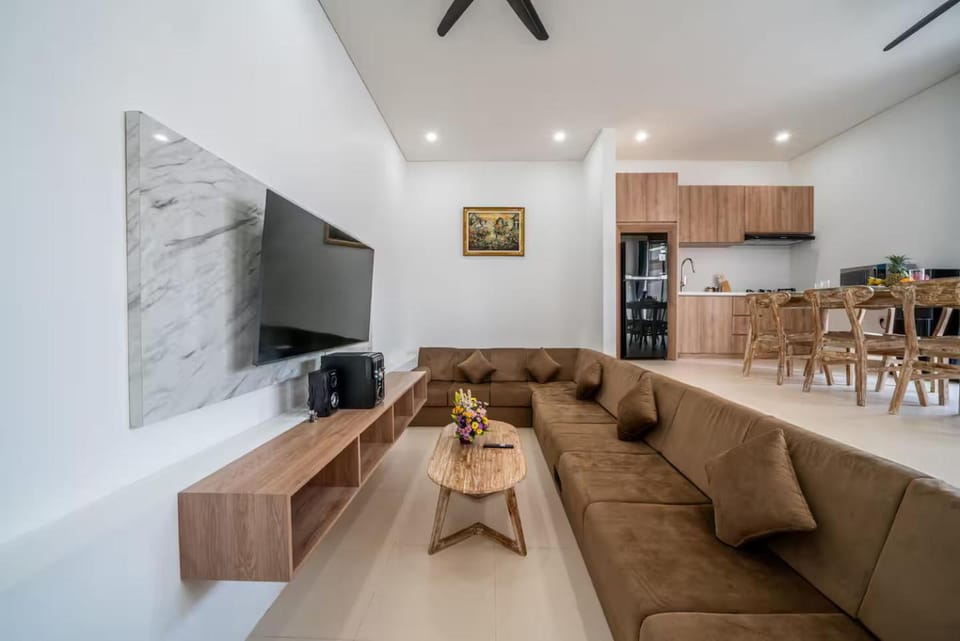 Communal lounge/ TV room, Kitchen or kitchenette, Living room, Dining area