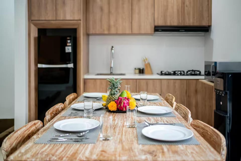 Kitchen or kitchenette, Breakfast, Breakfast, microwave, stove