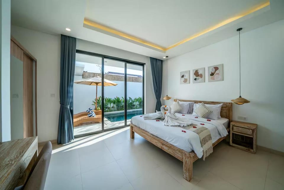 Bed, Bedroom, Pool view, Swimming pool