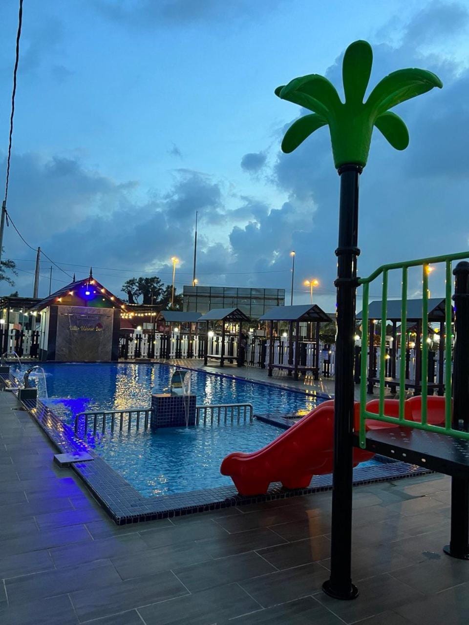 Swimming pool