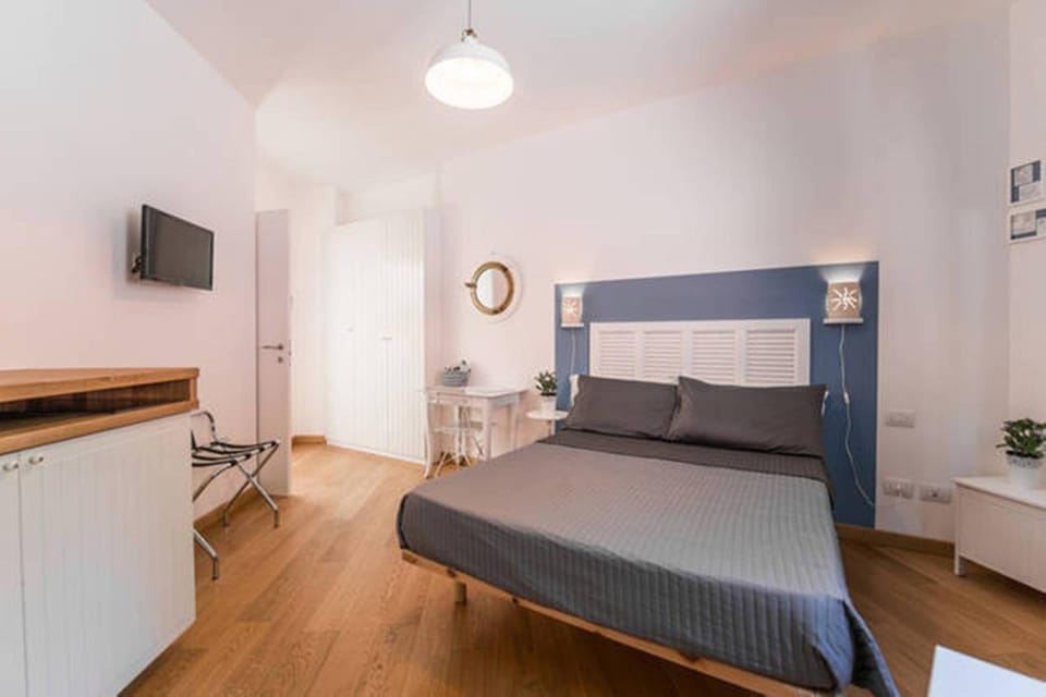 Bed, People, Food and drinks, Photo of the whole room, Bedroom, On site, Guests, Location, Family