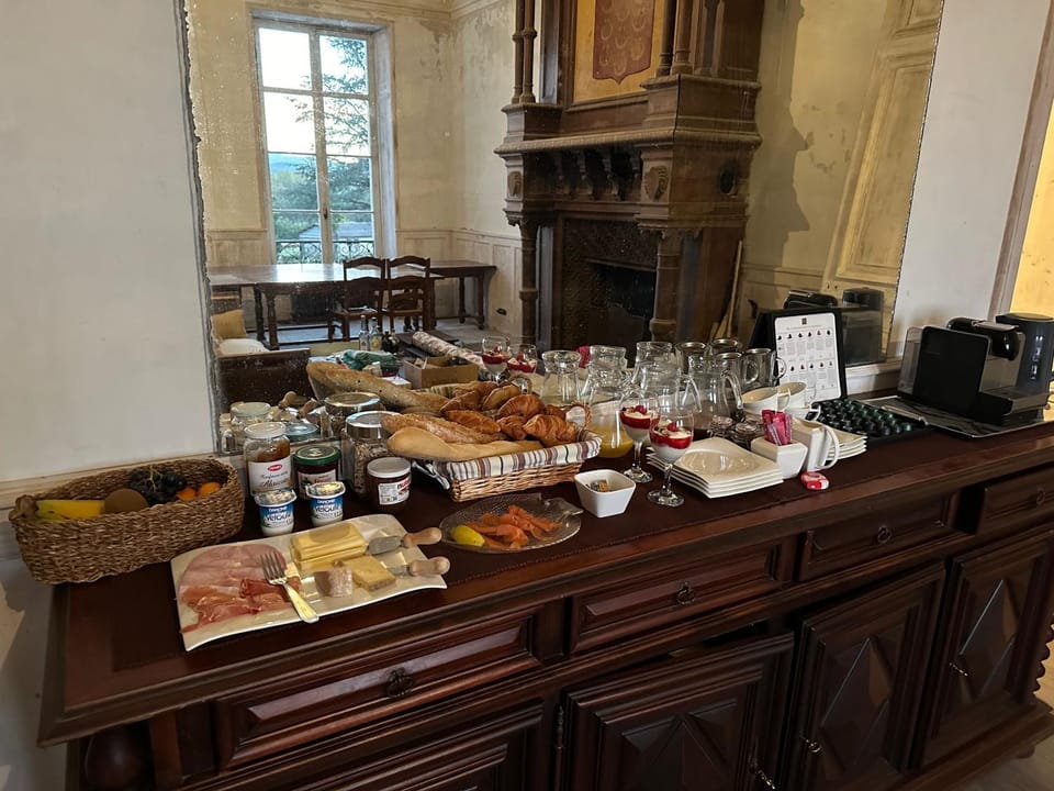 Restaurant/places to eat, Breakfast, Lunch