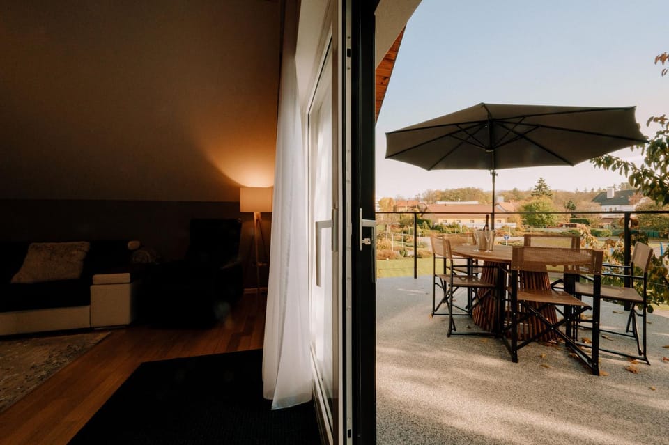 View (from property/room), Balcony/Terrace, Seating area