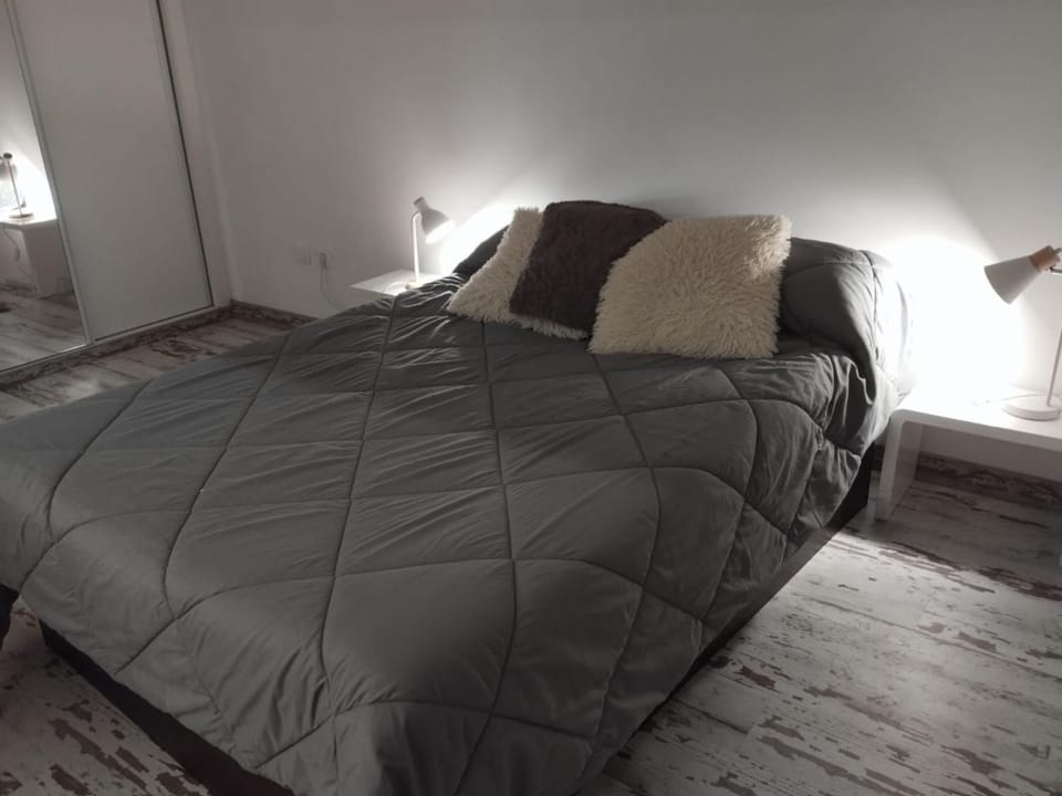 A Cabana ARENAL VIGO, Areal Guixar Train, & Netflix Apartment in Vigo