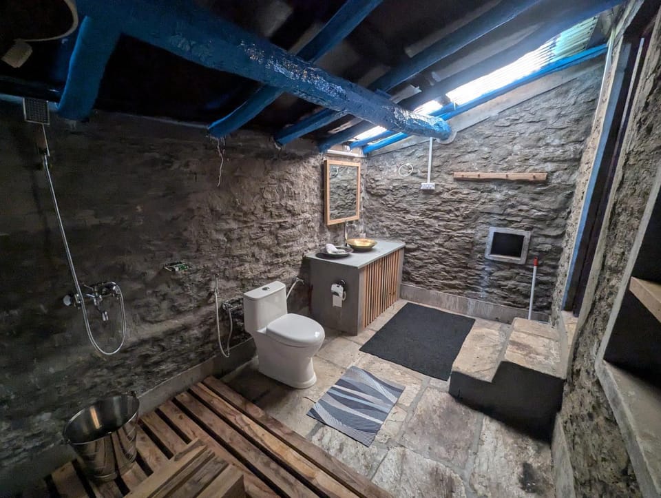 Shower, Toilet, Bathroom, towels