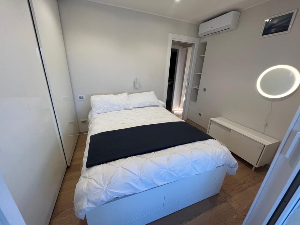 Roma Attico panoramico Whitecate Apartment in Rome