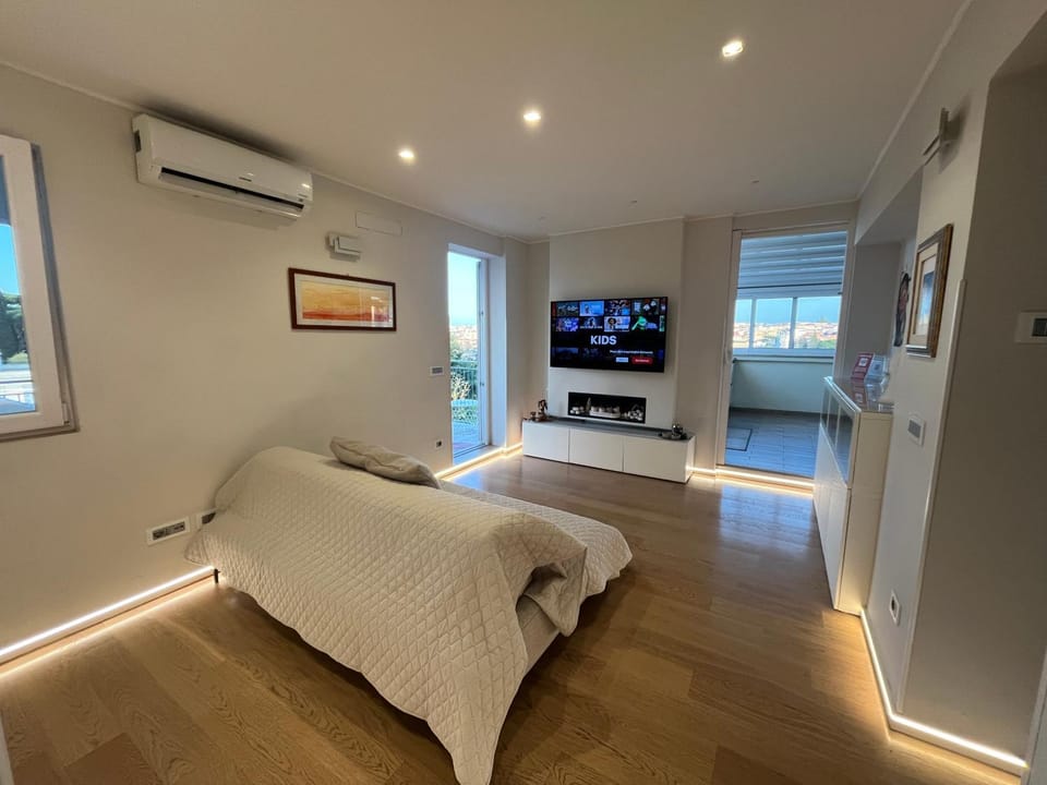 Roma Attico panoramico Whitecate Apartment in Rome