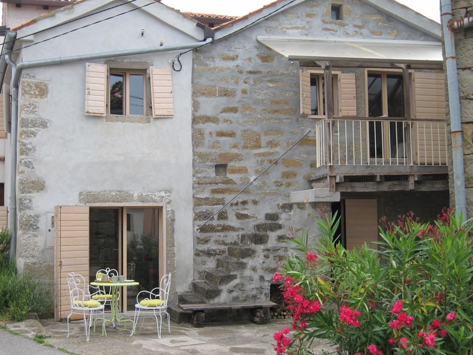Patio, Facade/entrance, air conditioner