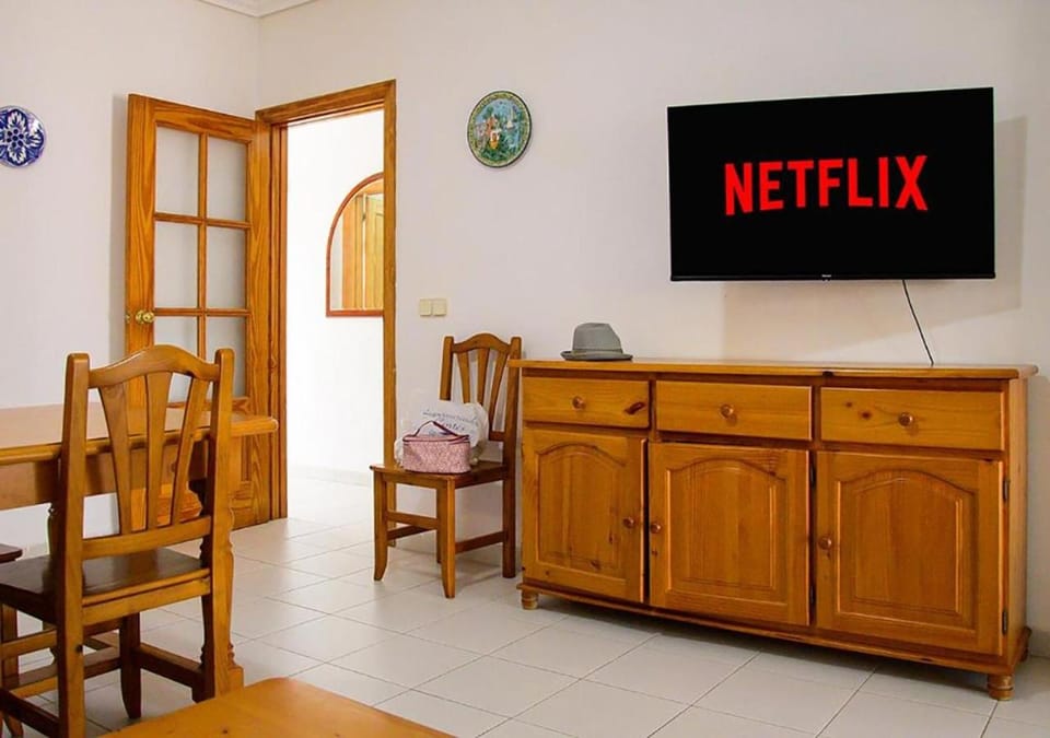TV and multimedia, Living room, Dining area