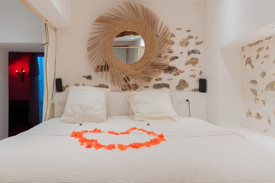 incroyable love room jacuzzi ,Hammam,cinema Apartment in Le Beausset