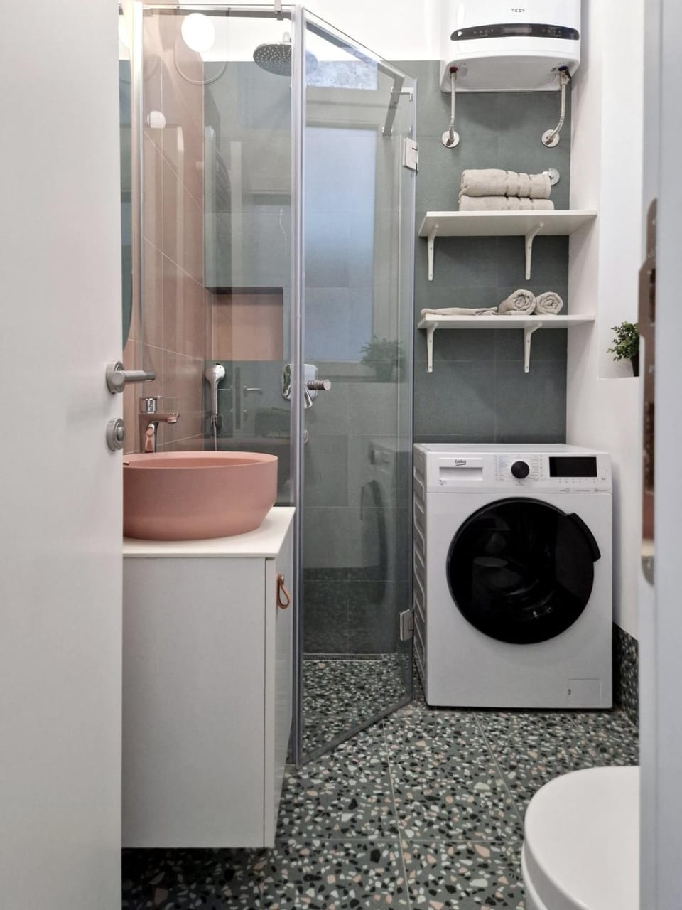Shower, Toilet, Bathroom, washing machine, dryer