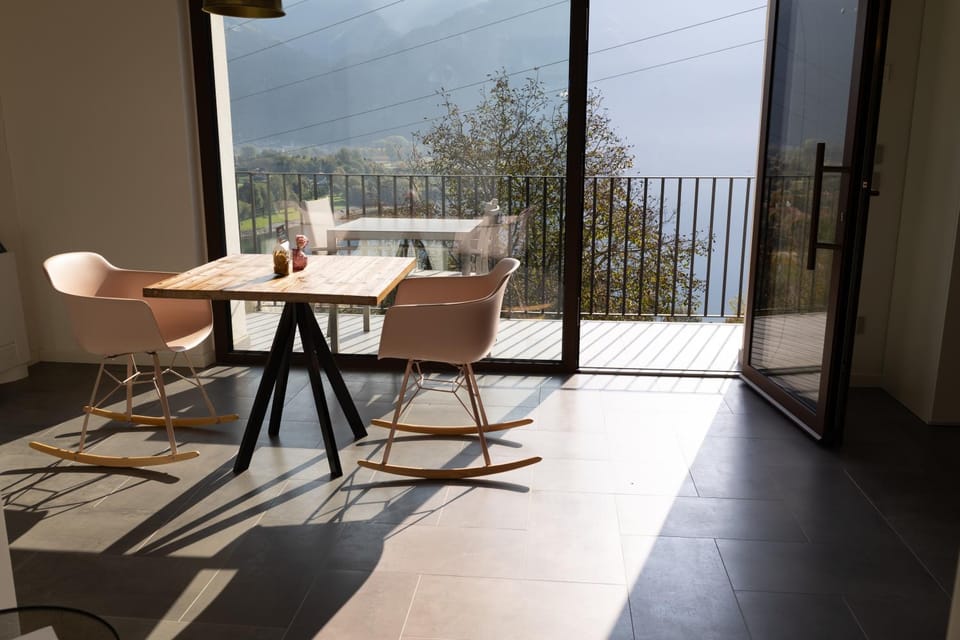 Natural landscape, View (from property/room), Balcony/Terrace, Living room, Seating area, Dining area, Mountain view