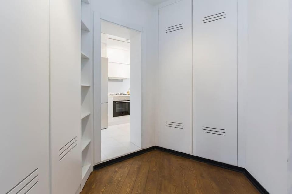 Architect Jonas generous 85 sqm apartment full of Art Apartment in Istanbul