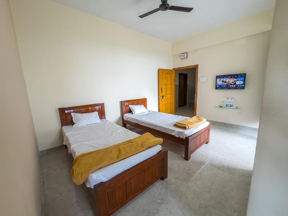 Communal lounge/ TV room, Bed, TV and multimedia, Living room, Evening entertainment, Bedroom
