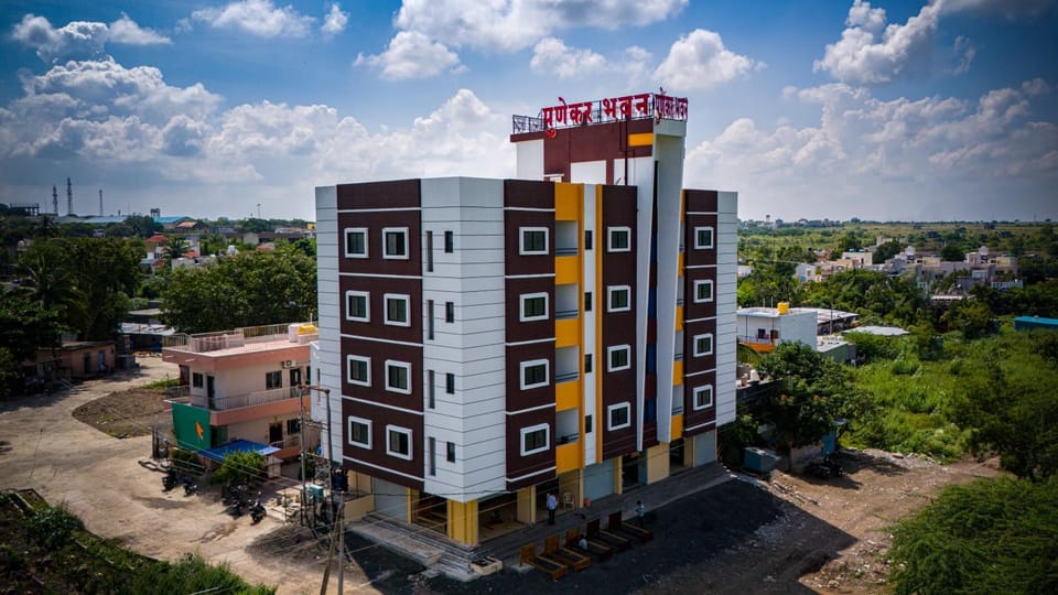 Property building, Day, Bird's eye view, Parking