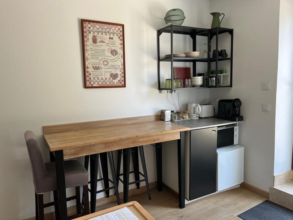 Coffee/tea facilities, Kitchen or kitchenette, Dining area, pet friendly