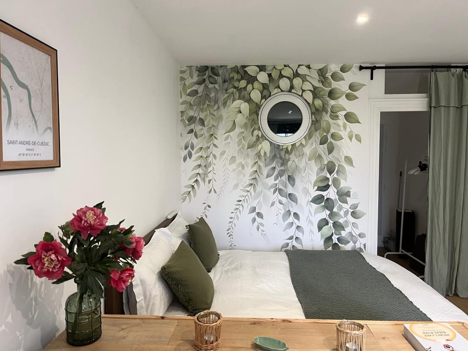 Bed, Decorative detail, Bedroom
