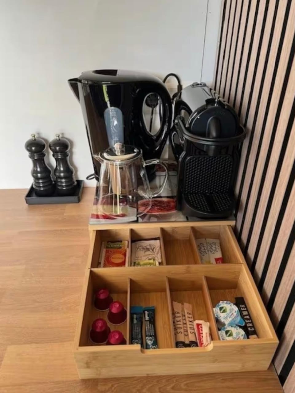 Coffee/tea facilities, Kitchen or kitchenette