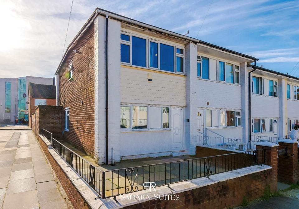 Property building, Day