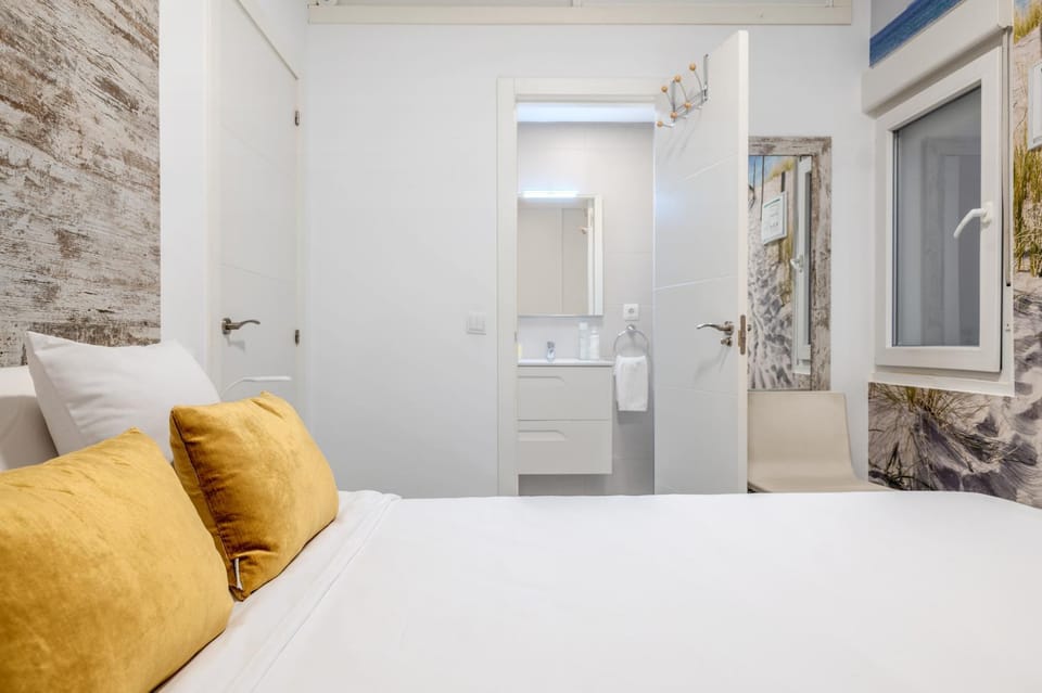 Madrid Rio Puente Segovia Apartment in Madrid