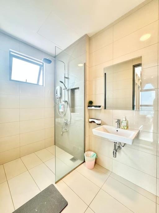 Paradigm Residence 3BR Deluxe Suite Skudai by Luxecocoo CK Apartment in Johor Bahru