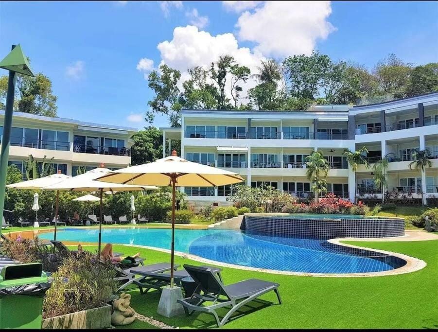 Property building, Swimming pool
