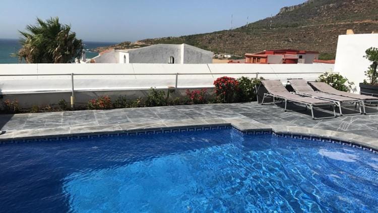 Swimming pool, Swimming pool