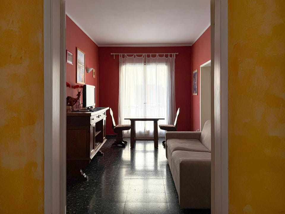 Living room, Photo of the whole room, Seating area