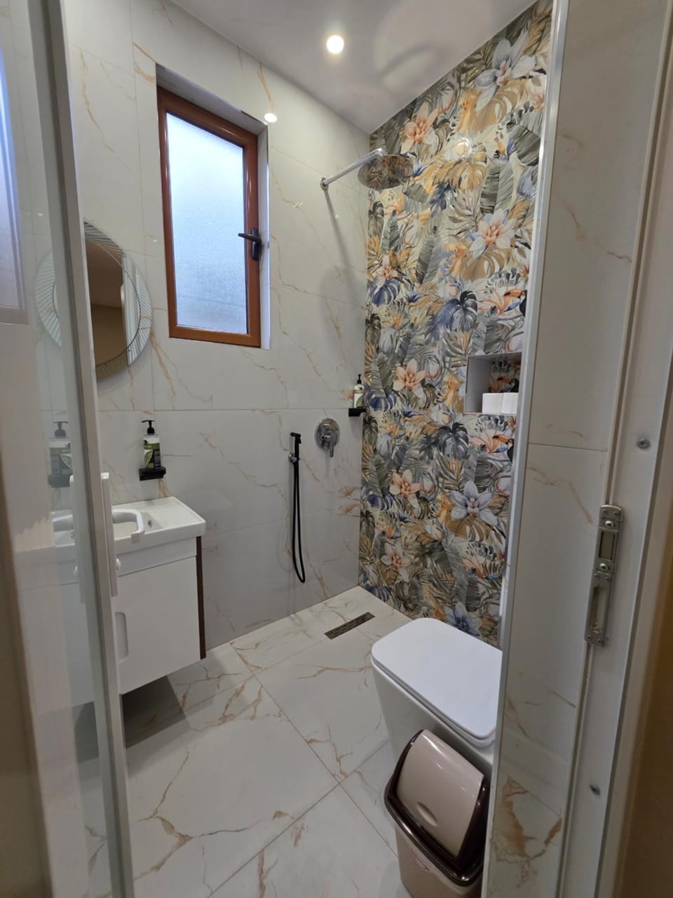 Shower, Bathroom, towels