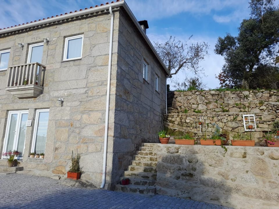 Alojamento São Lourenço Bed and Breakfast in Aveiro District, Portugal