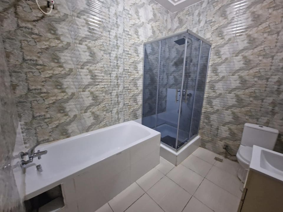 Shower, Toilet, Bathroom, Bath