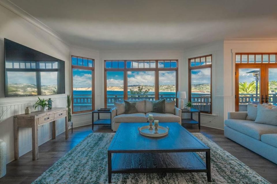 Spectacular La Jolla Cove Compound Villa in La Jolla