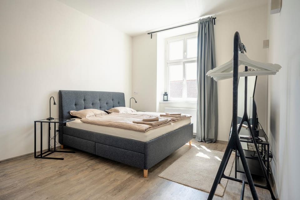 TV and multimedia, Bedroom, City view