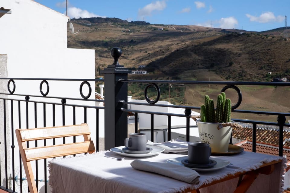 Natural landscape, View (from property/room), Balcony/Terrace