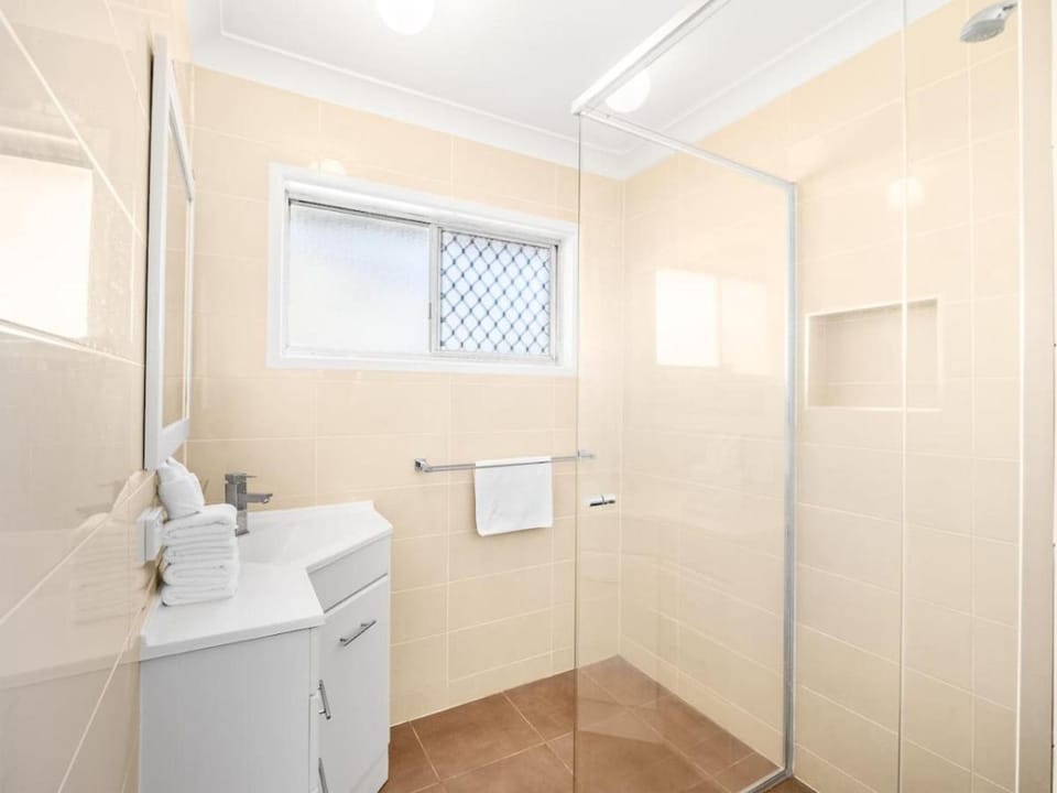 Central Sunnybank 4 Bedrooms Home, Family Friendly House in Brisbane
