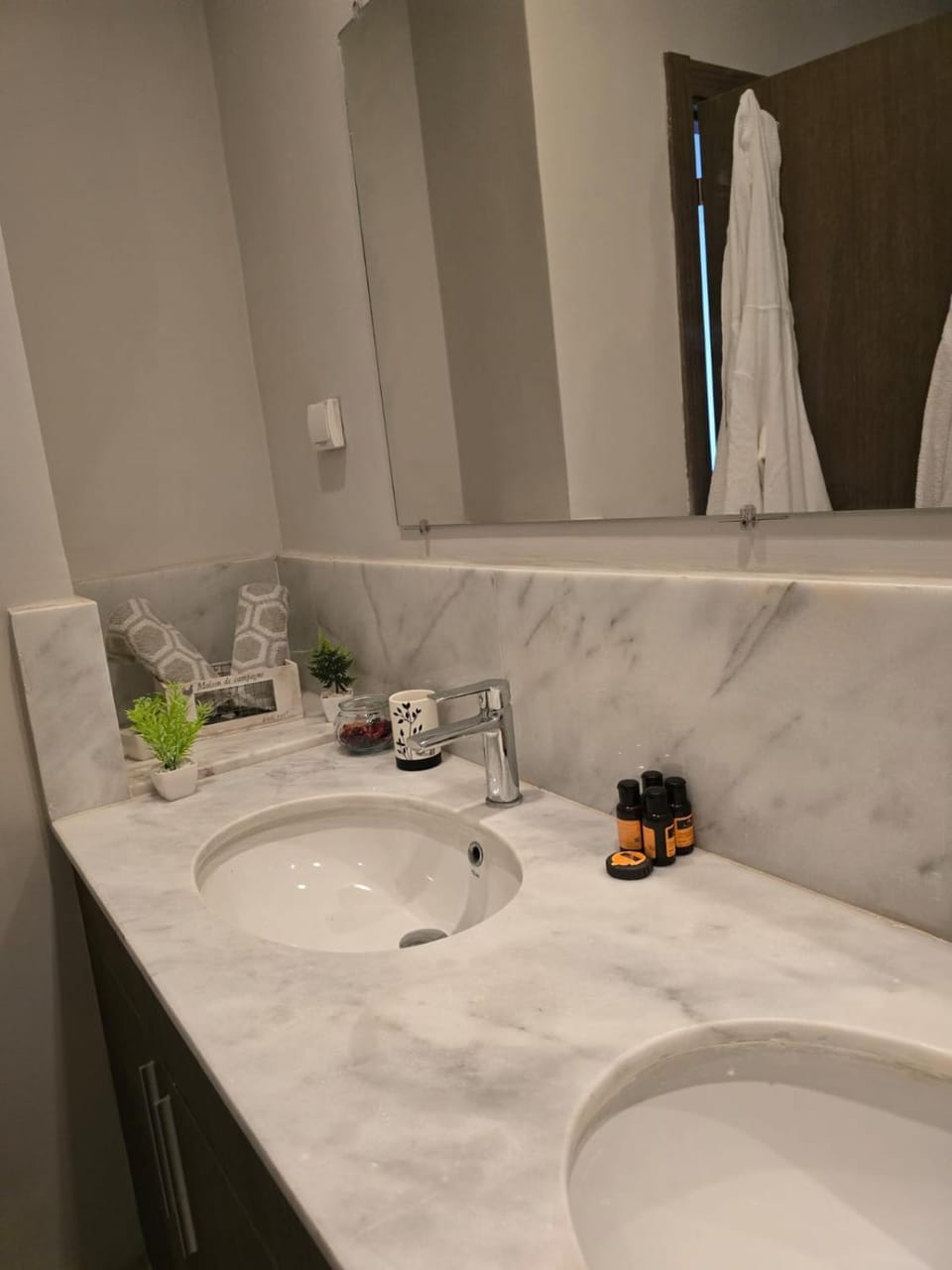 Charmant appartement à 10min de L' Aéroport Med V Apartment in Casablanca-Settat