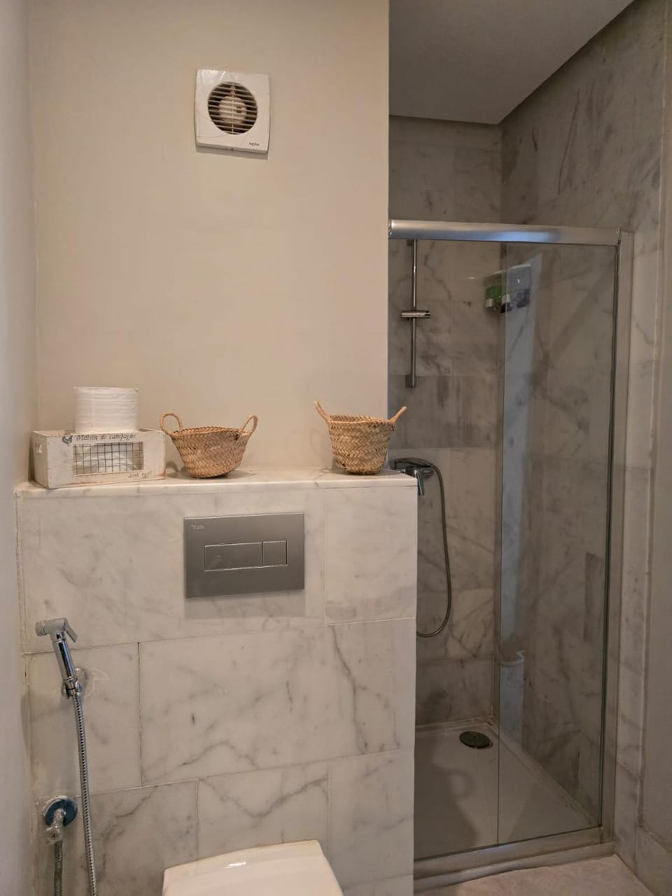 Charmant appartement à 10min de L' Aéroport Med V Apartment in Casablanca-Settat
