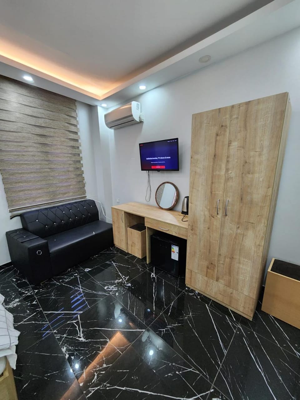 Communal lounge/ TV room, Kitchen or kitchenette, Evening entertainment