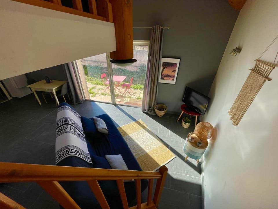 Appartement Cosy avec extérieur au calme Apartment in French Riviera