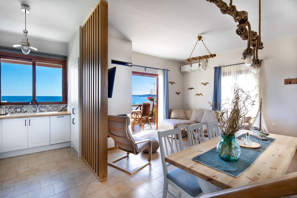 View (from property/room), Living room, Dining area, Sea view, kitchen